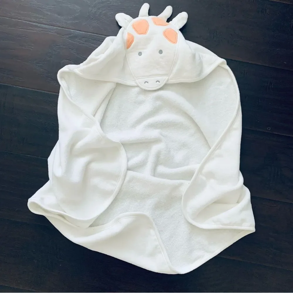 Carter's Baby Giraffe Hooded Towel for Bathtime (Perfect for Boys or Girls)
